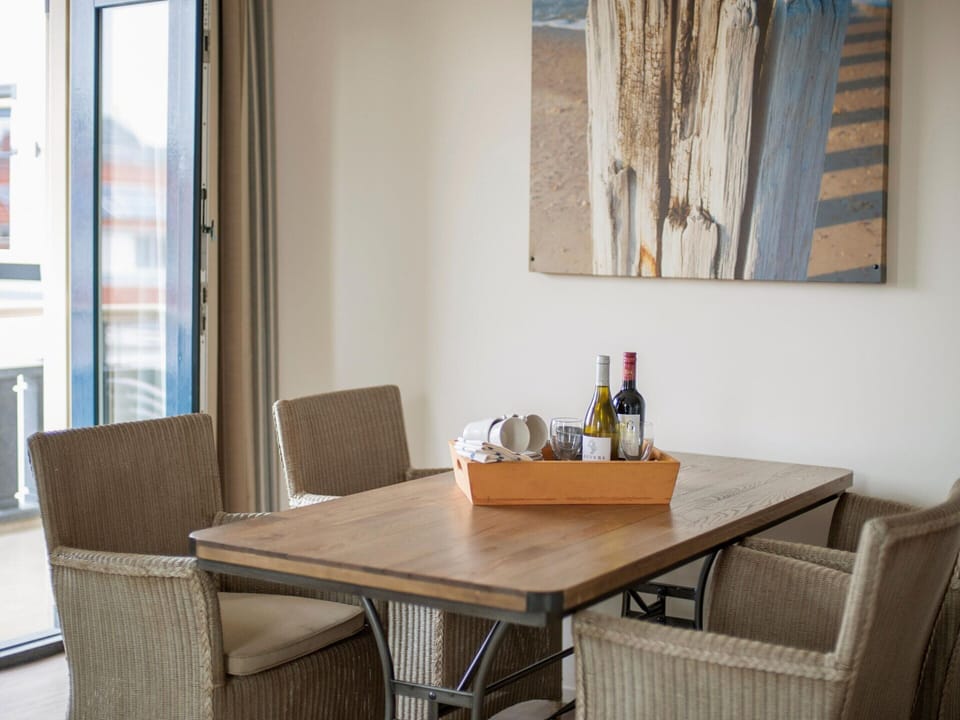 Apartment | Dining