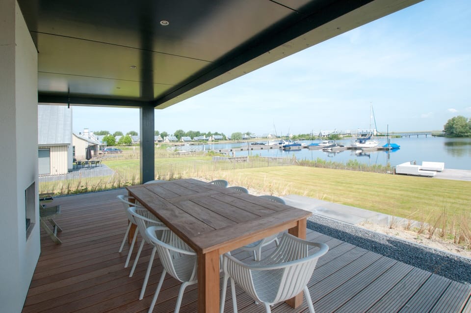 House | Balcony