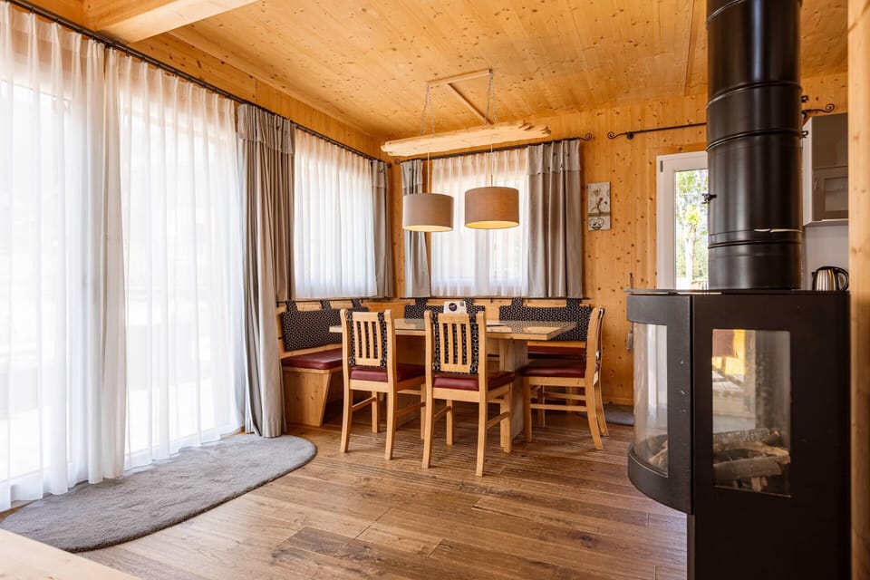 Chalet | Dining