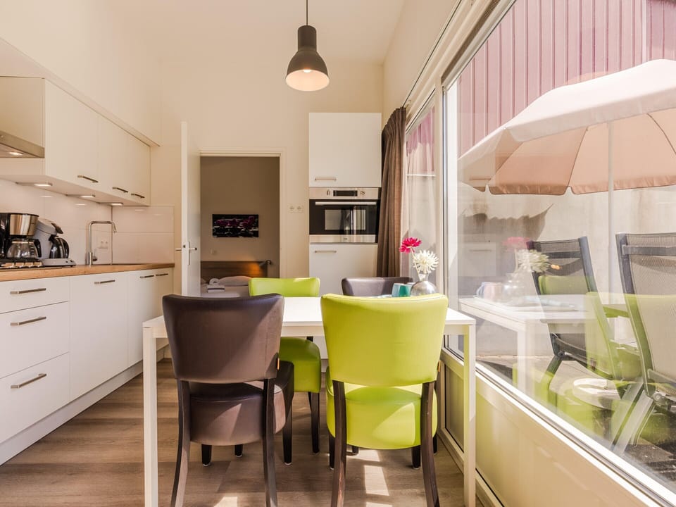 Bungalow | Dining