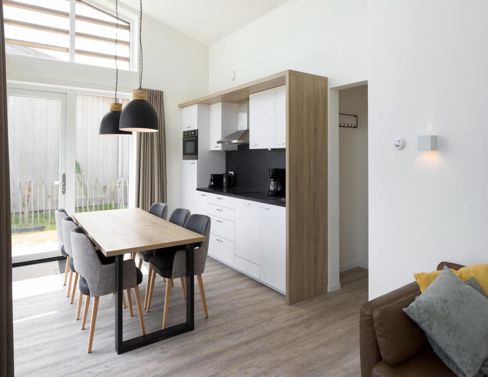 Bungalow | Dining