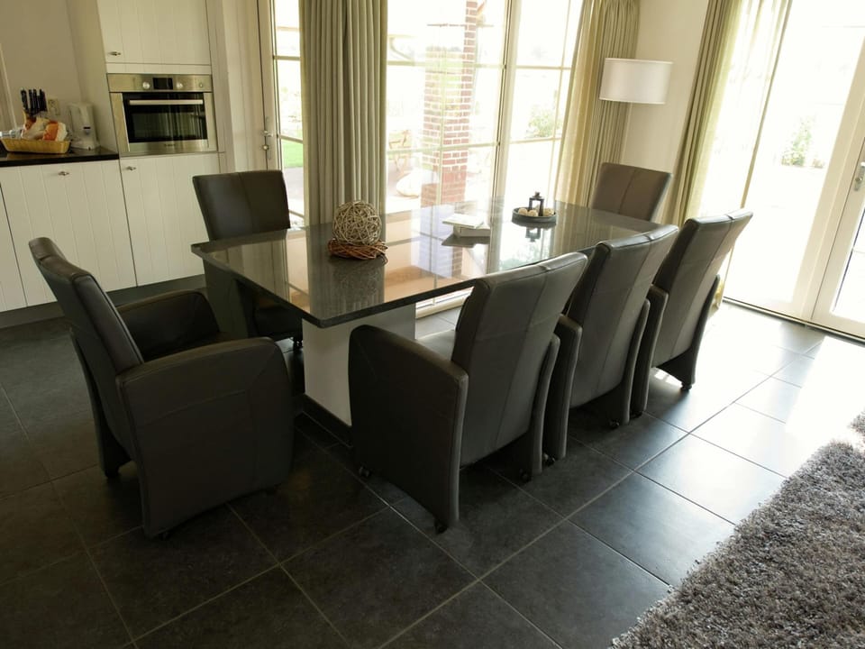 Villa | Dining