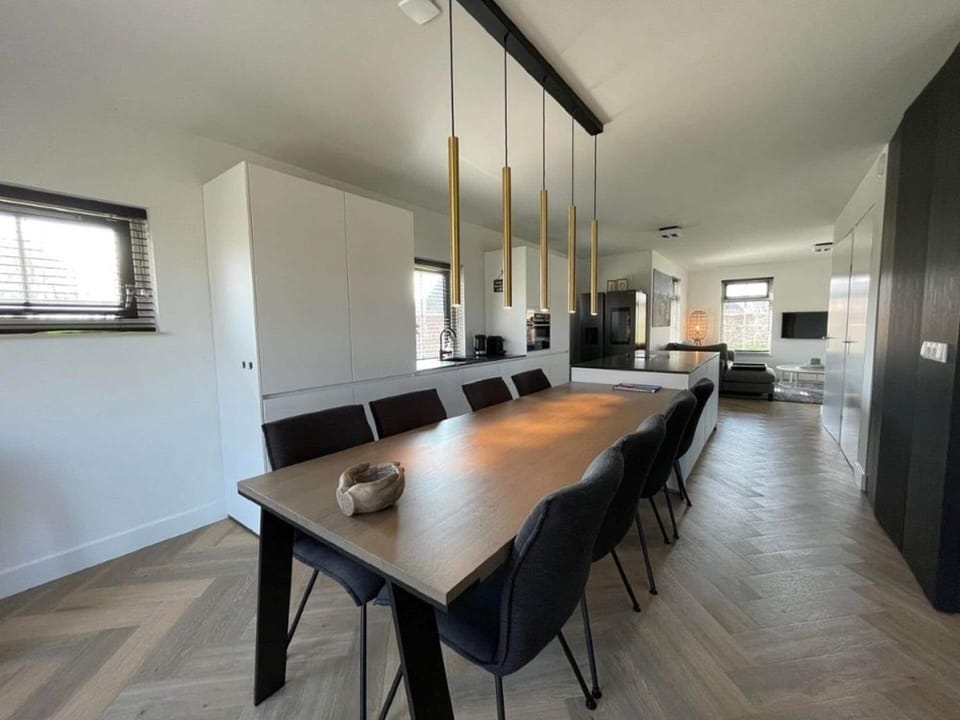 House | Dining