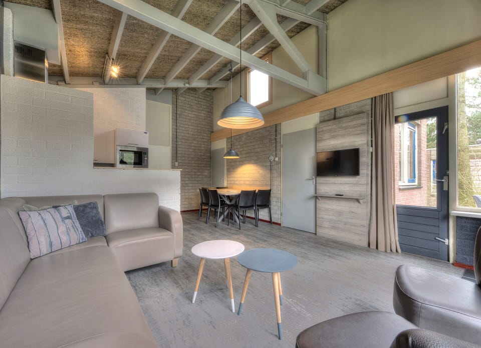 Bungalow | Living room | TV