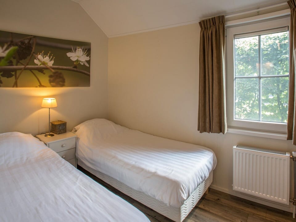 Chalet | 2 bedrooms, individually furnished, bed sheets