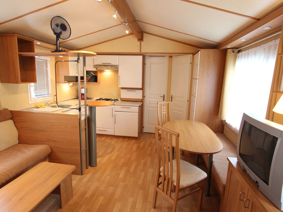 Mobile Home | Private kitchen