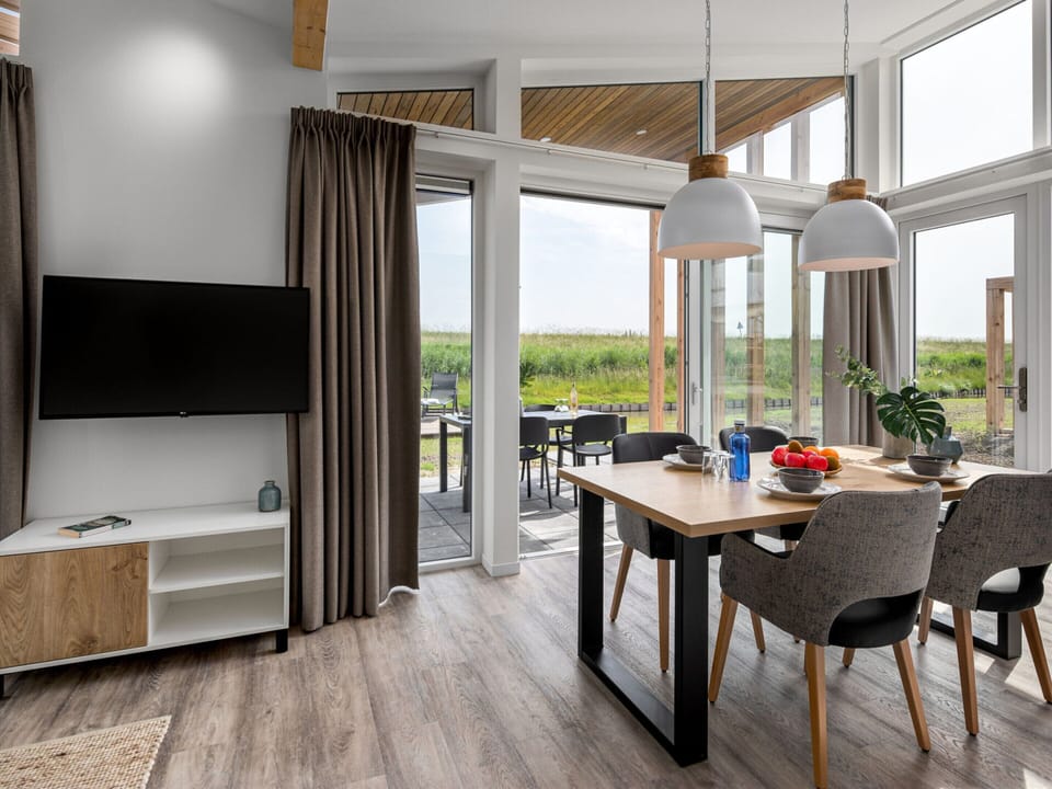 Bungalow | Dining