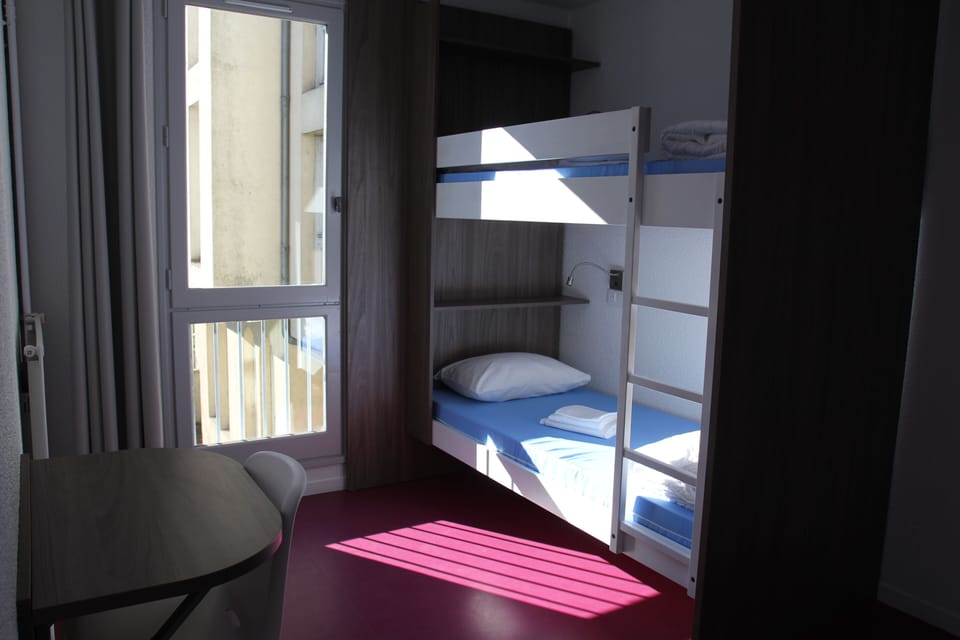 Shared Dormitory, Men only | Individually furnished, soundproofing, bed sheets