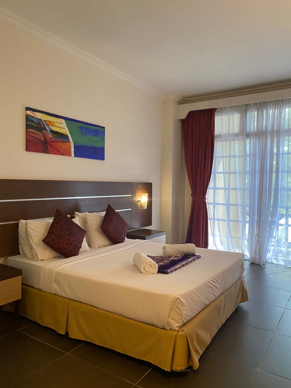 Standard Double or Twin Room | In-room safe, individually furnished, desk, bed sheets