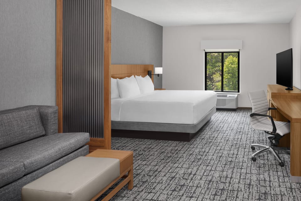 Pillowtop beds, desk, laptop workspace, iron/ironing board