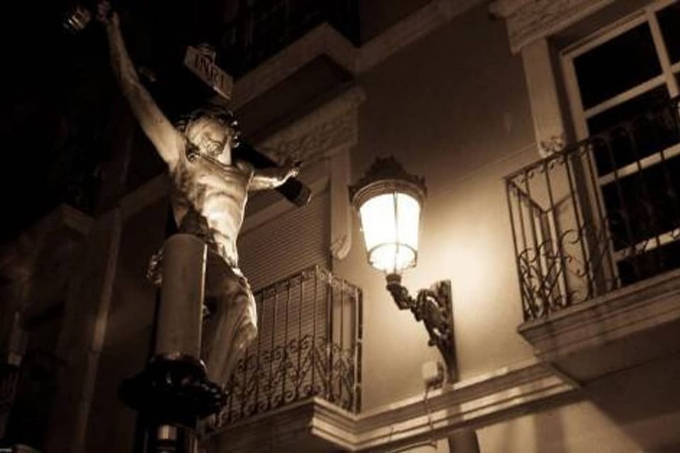 Balcón con vistas a la calle Muñoz en Semana Santa