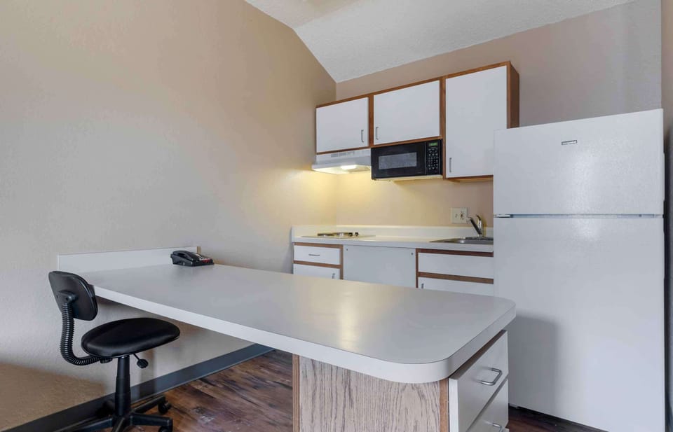 Deluxe Studio, 1 Queen Bed with Sofa bed, Non Smoking | Private kitchen | Fridge, microwave, stovetop, coffee/tea maker