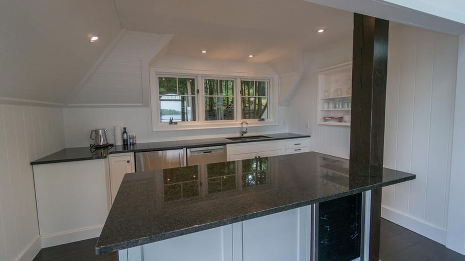 Boathouse Kitchenette