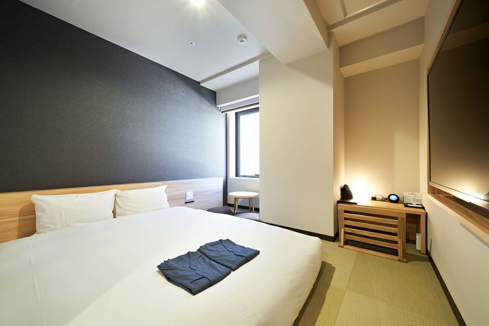 SHINSHUKU | In-room safe, desk, blackout drapes, iron/ironing board