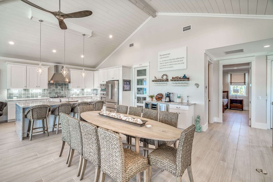 Dining area next to kitchen