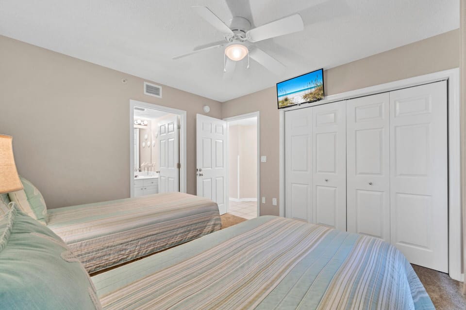 Twin Bedroom 2