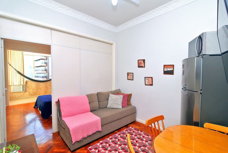 Basic Apartment | Living area | TV