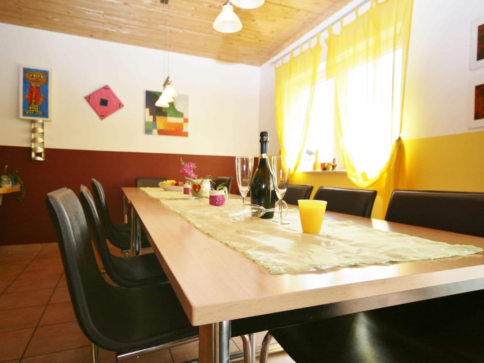 Chalet | Dining