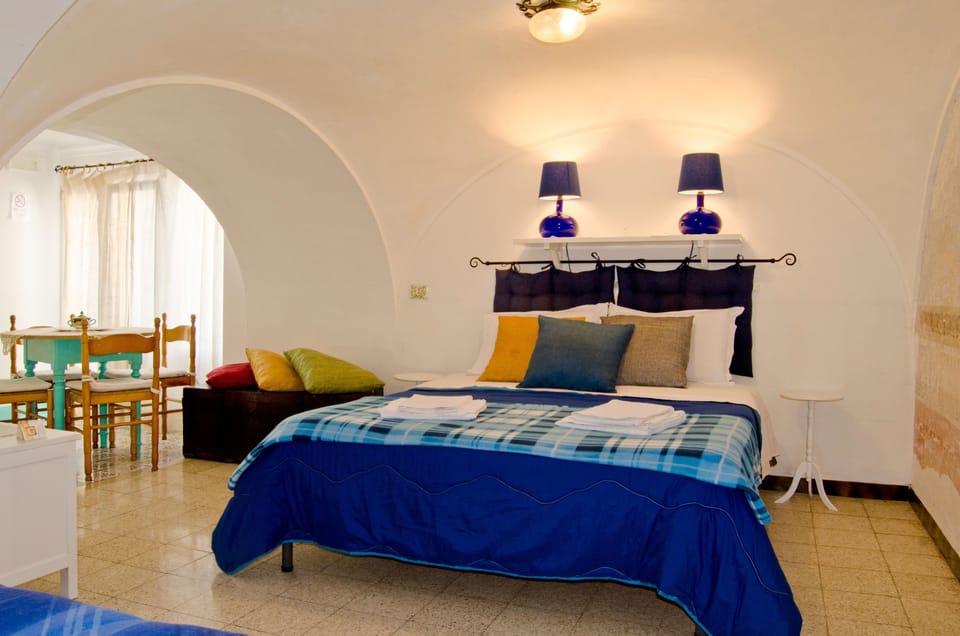 Double Room, Balcony | Minibar, in-room safe, desk, blackout drapes