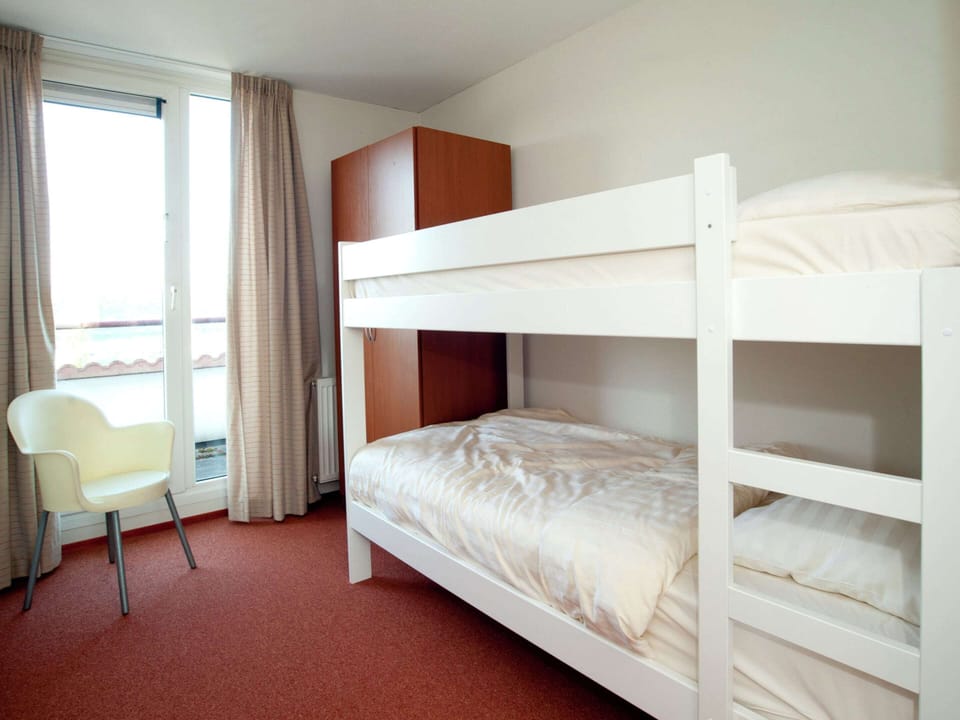 House | 3 bedrooms, individually furnished, bed sheets