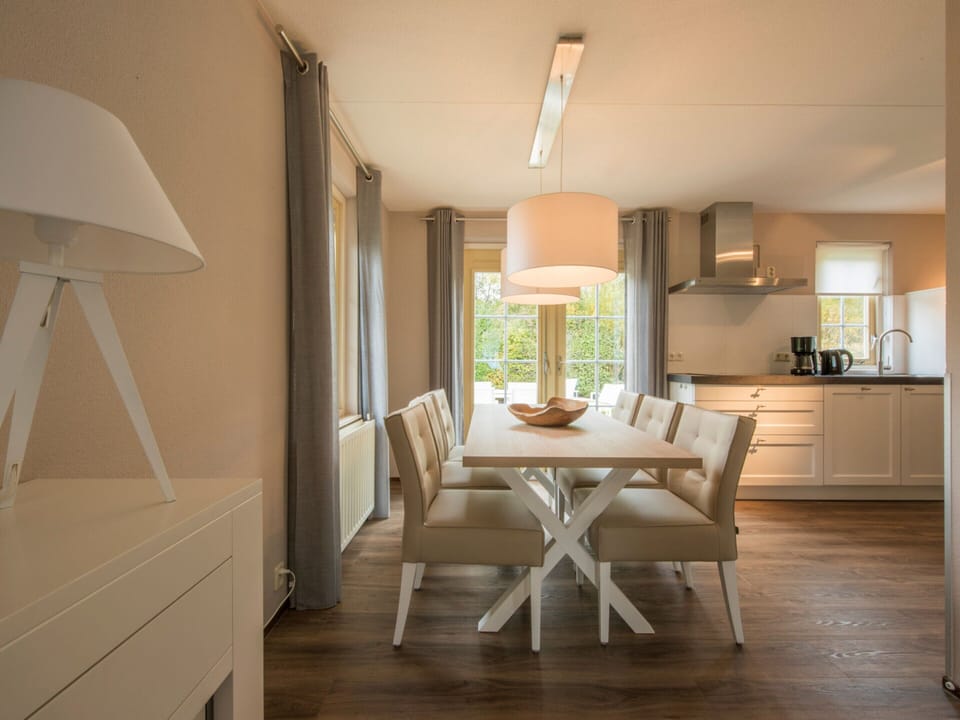 Villa | Dining