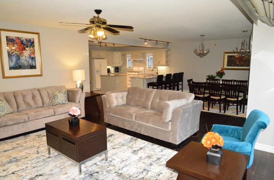 Large Open Concept - Sasson House - Niagara-on-the-Lake