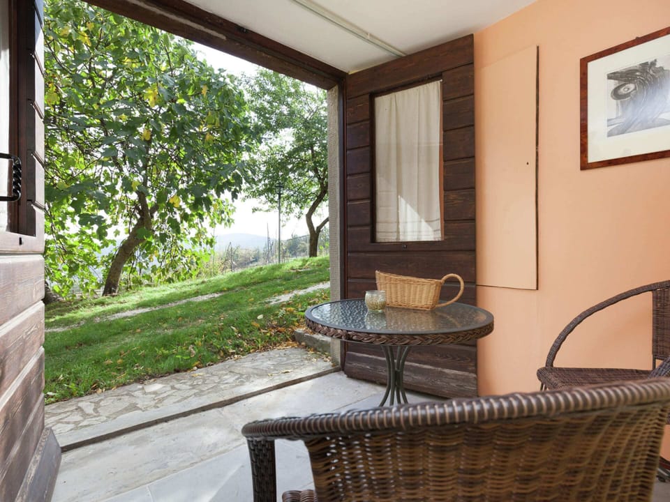 House | 1 bedroom, individually furnished, bed sheets