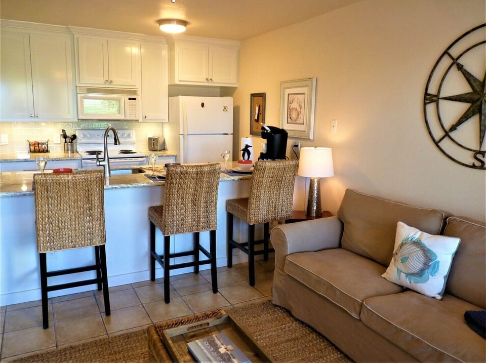 This comfortable condo is tastefully decorated and has beautifully upgraded kitchen