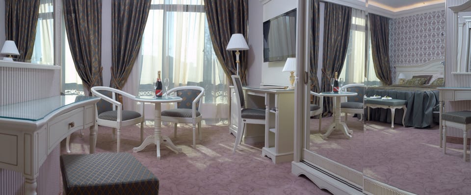 Minibar, in-room safe, desk, soundproofing