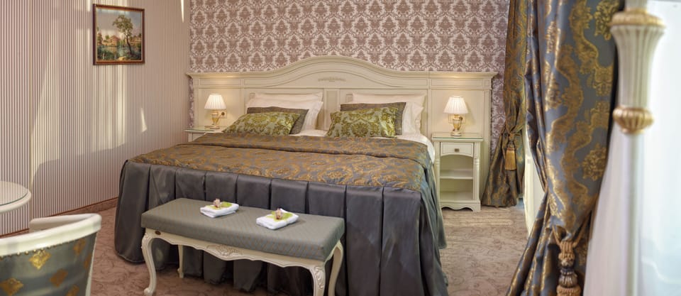 Minibar, in-room safe, desk, soundproofing