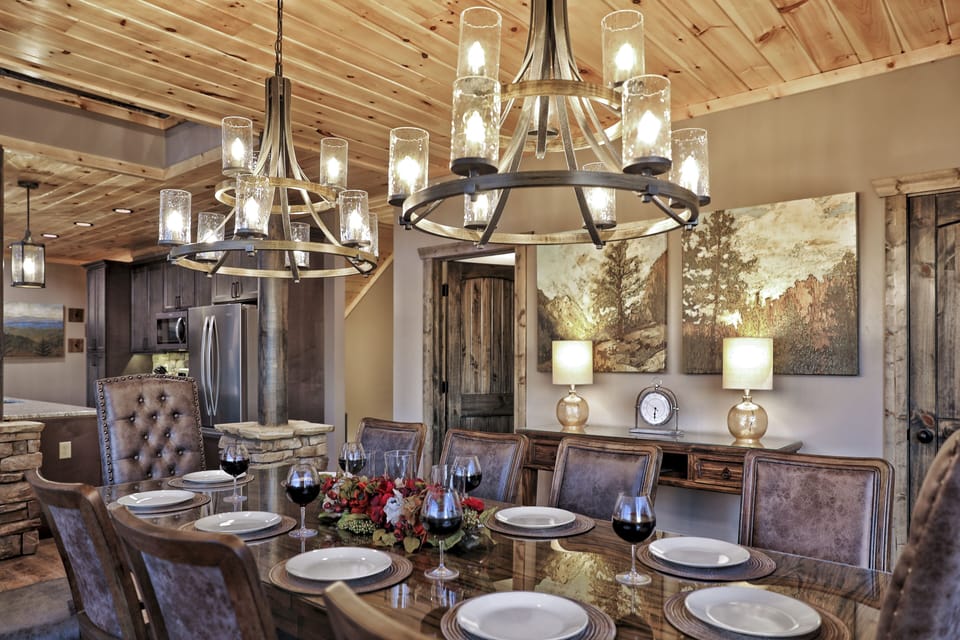Dining big enough to seat 10!