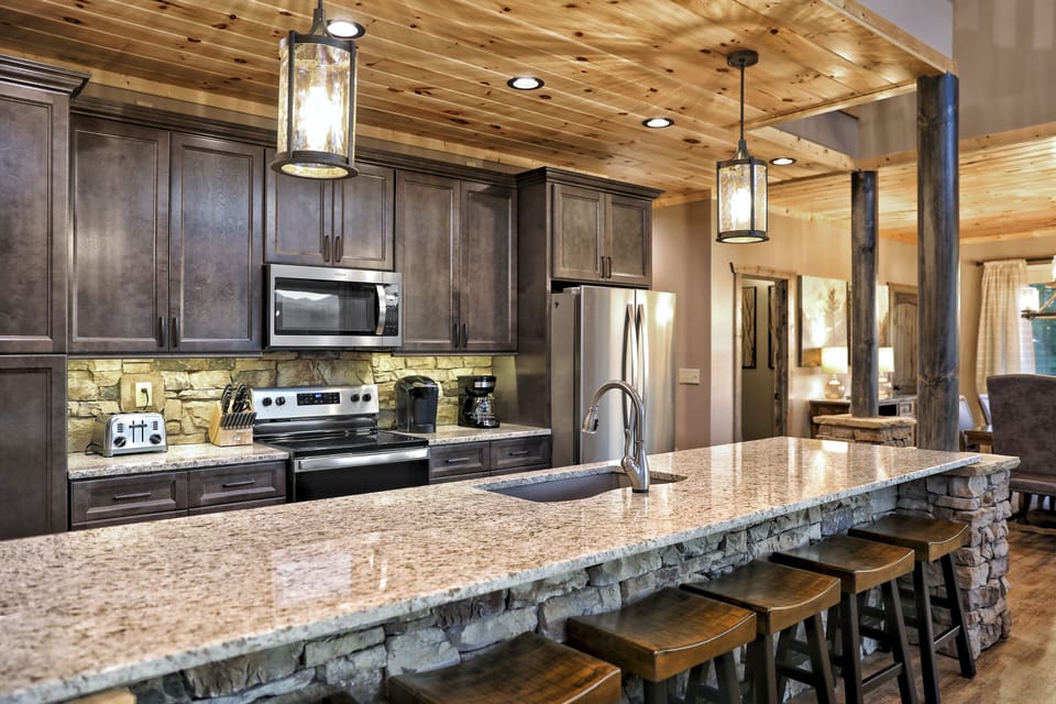 Comes with a fully stocked kitchen
