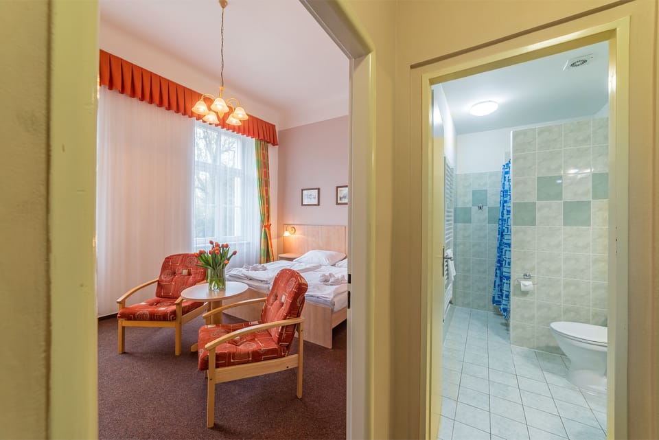 In-room safe, WiFi