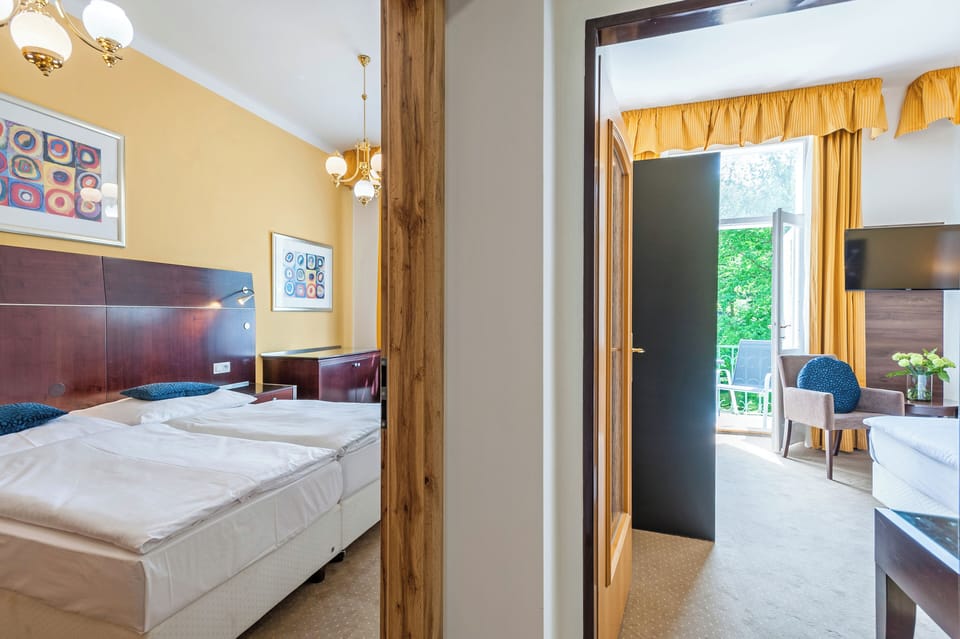 Family Room | In-room safe, WiFi