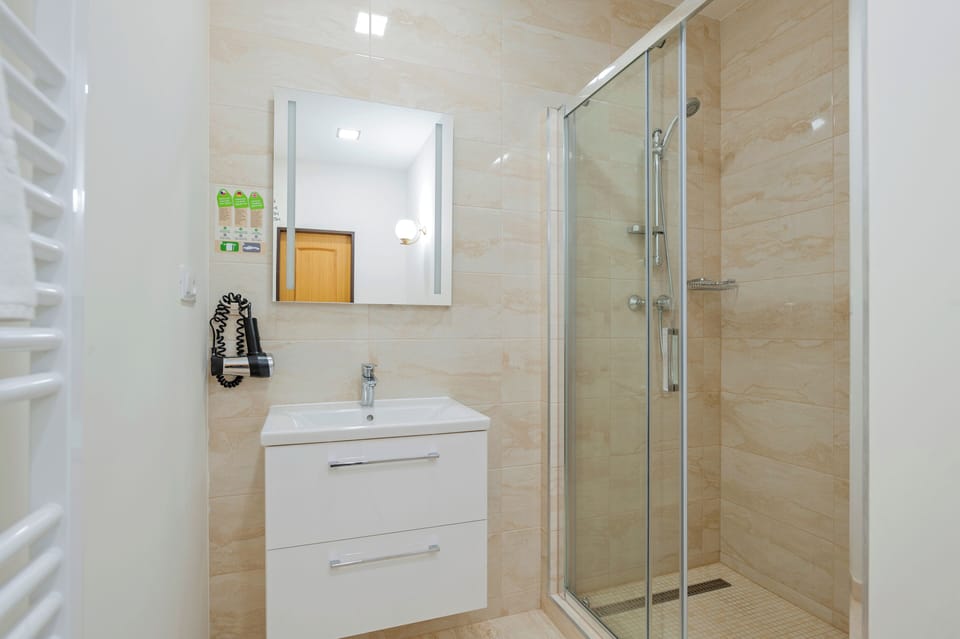 Family Room | Bathroom | Hair dryer, towels