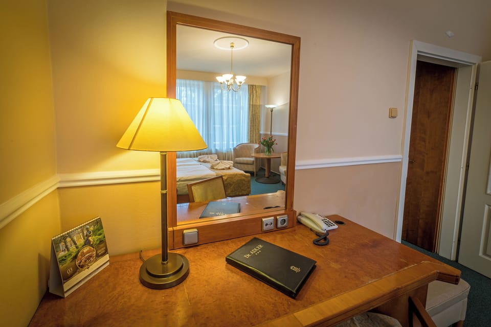 Minibar, individually decorated, individually furnished, desk