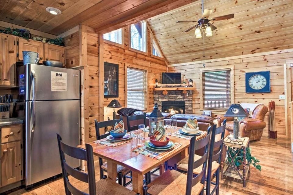Dining area in kitchen