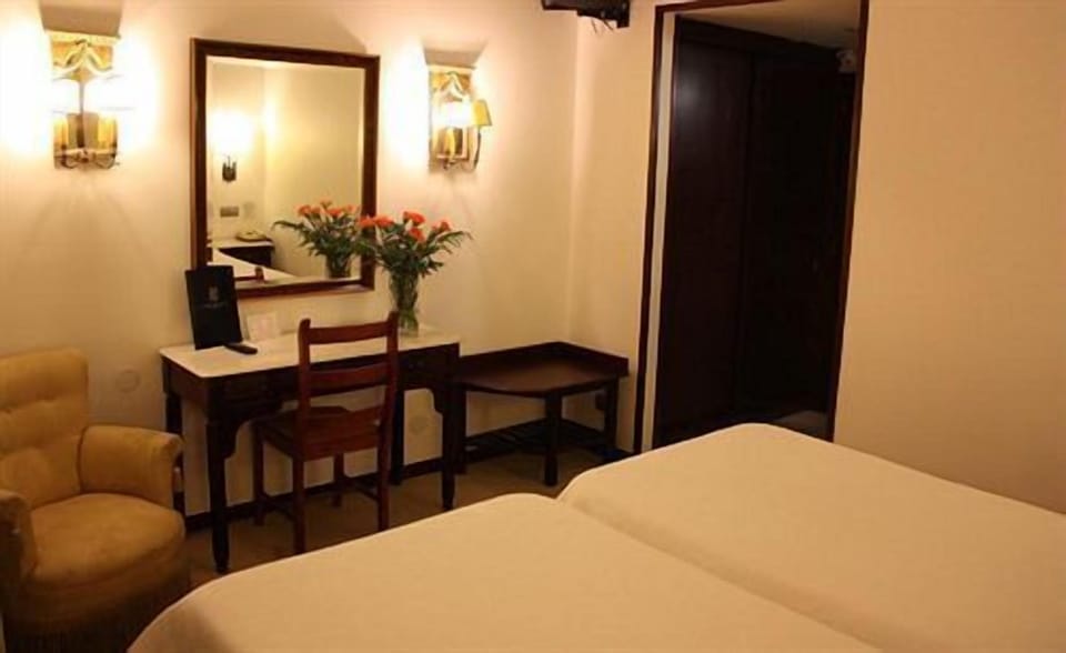 Economy Double or Twin Room | In-room safe, individually decorated, individually furnished, desk