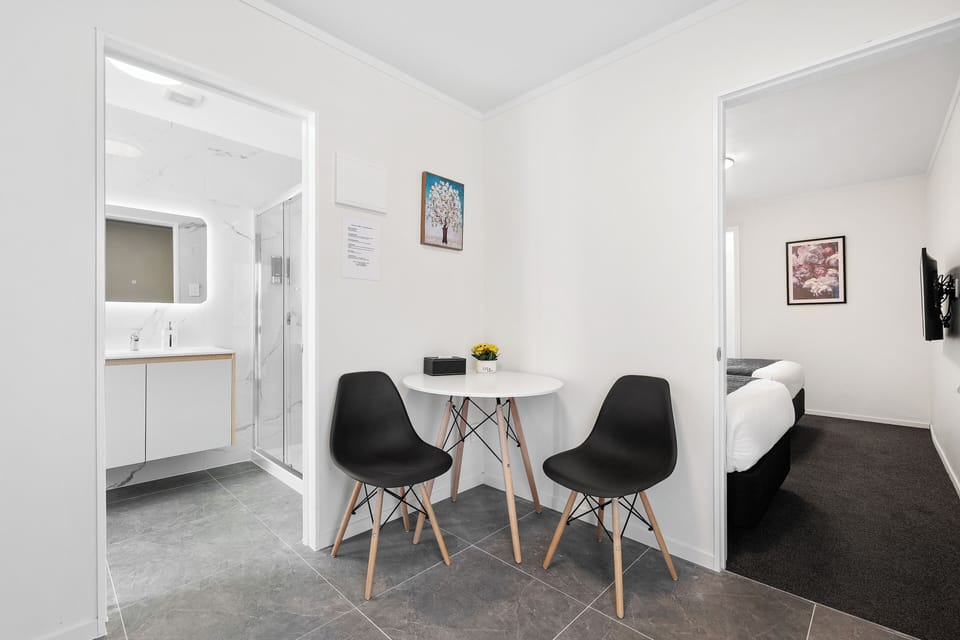 Family Studio | Blackout drapes, free WiFi, bed sheets