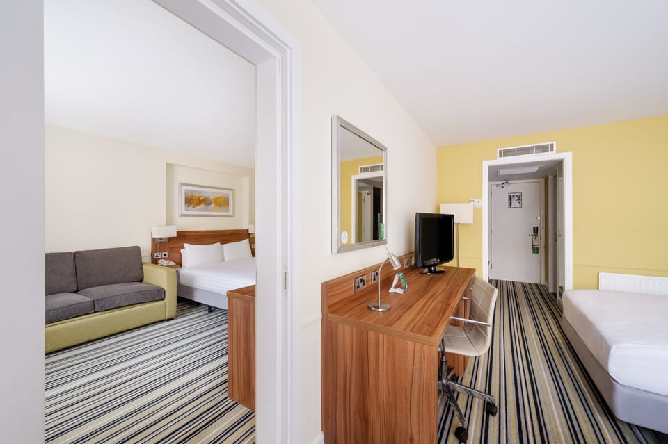 Family Room, 1 Double Bed with Sofa bed | Desk, free cribs/infant beds, free WiFi, bed sheets