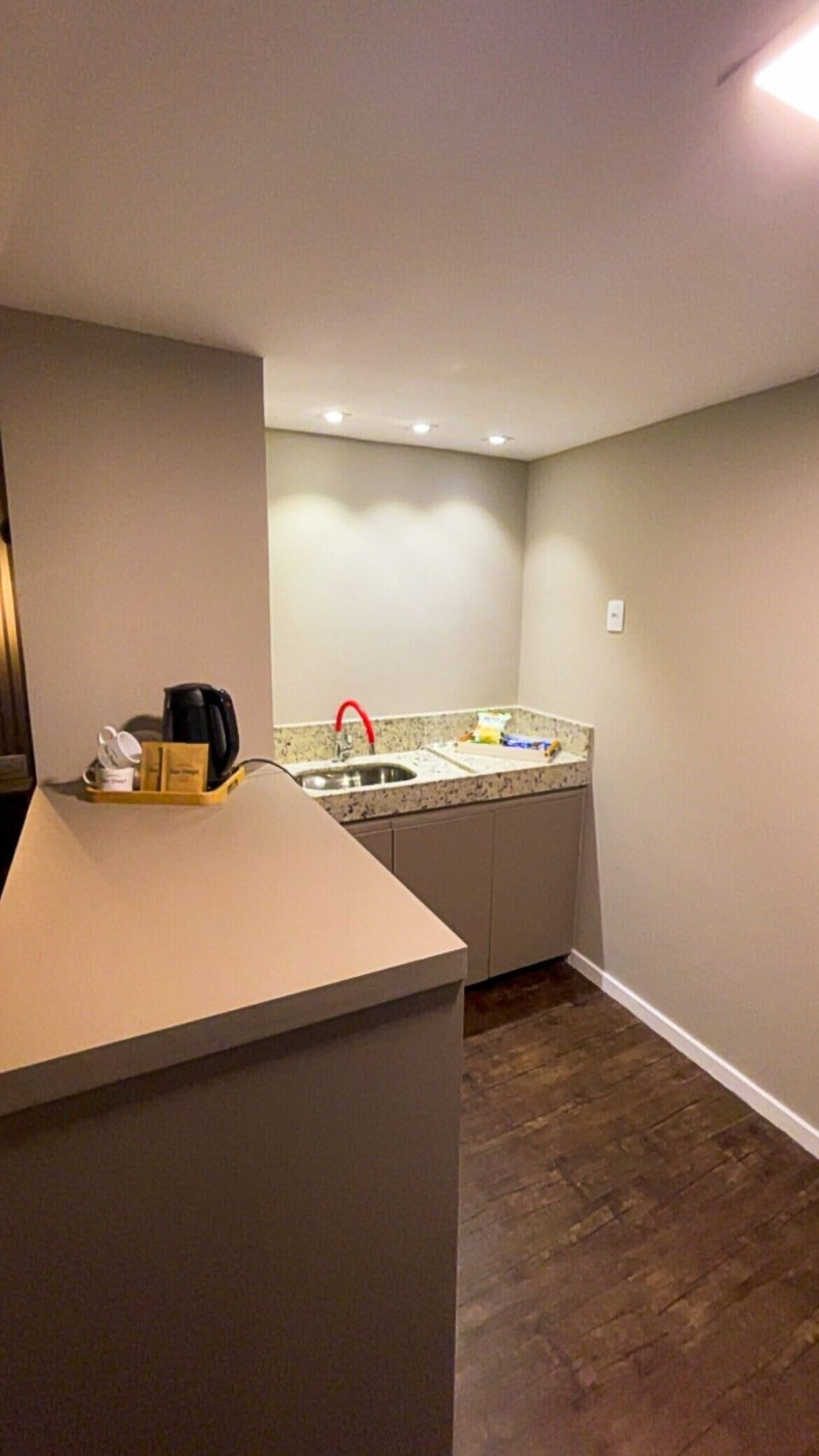 Deluxe Room | In-room safe, blackout drapes, free WiFi, bed sheets