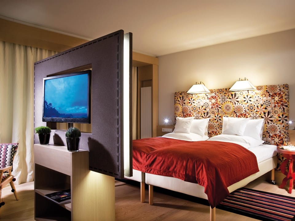 Junior Suite, Balcony | Hypo-allergenic bedding, down comforters, free minibar, in-room safe