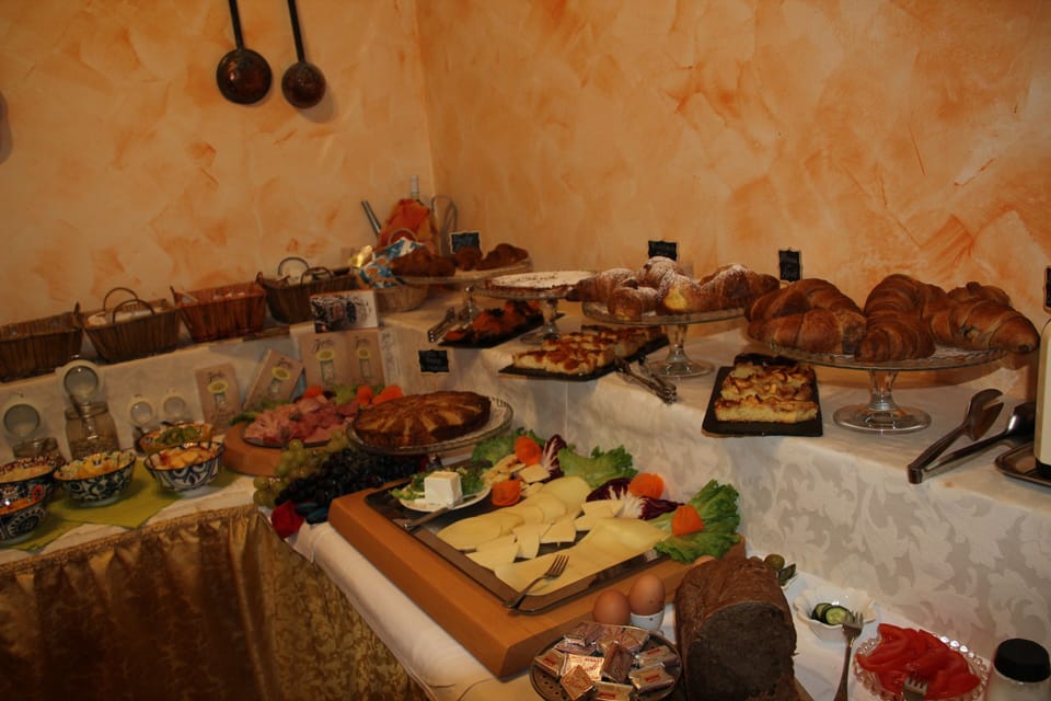 Daily buffet breakfast for a fee