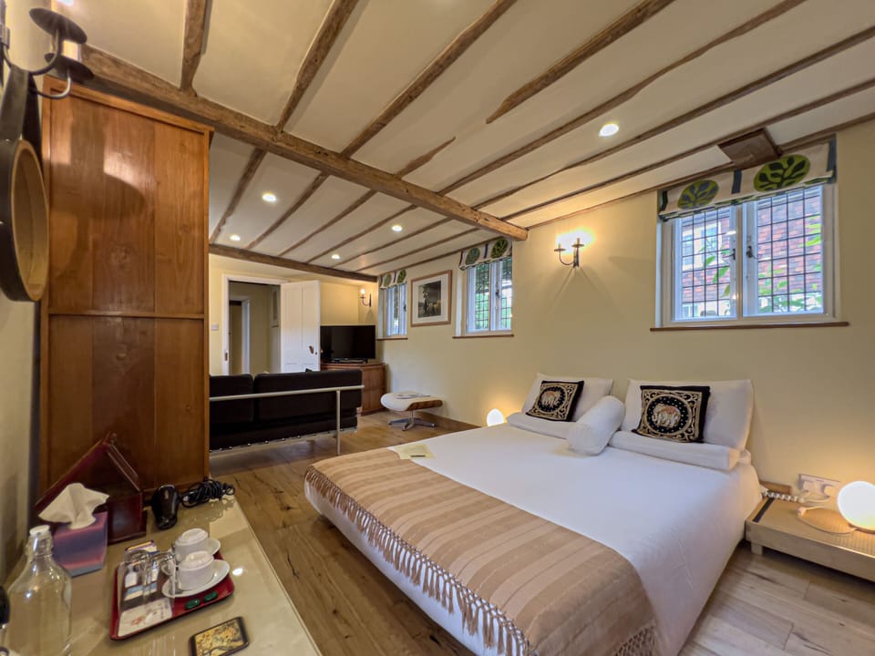 Deluxe Suite, Ensuite, Courtyard View (Courtyard Mini Suite)