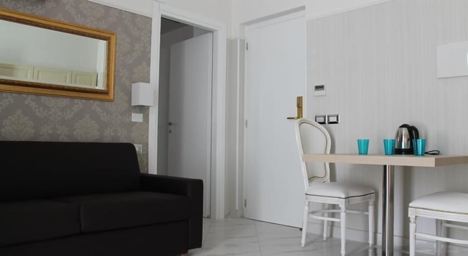Apartment, 1 Bedroom | Premium bedding, in-room safe, desk, blackout drapes