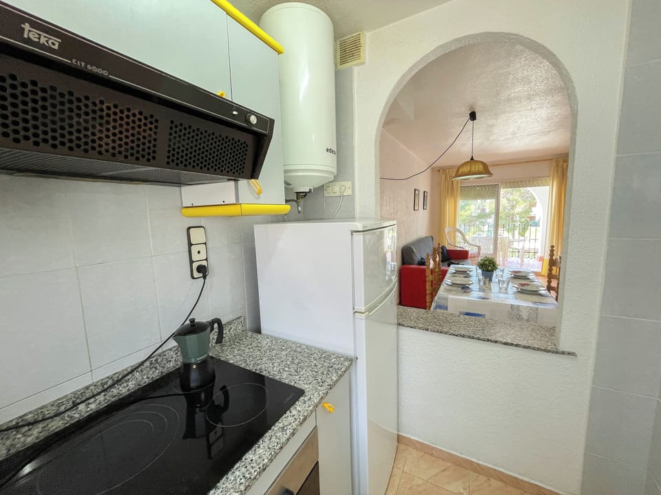 Apartment, 2 Bedrooms (6 people) | Private kitchen | Full-size fridge, microwave, stovetop, cookware/dishes/utensils