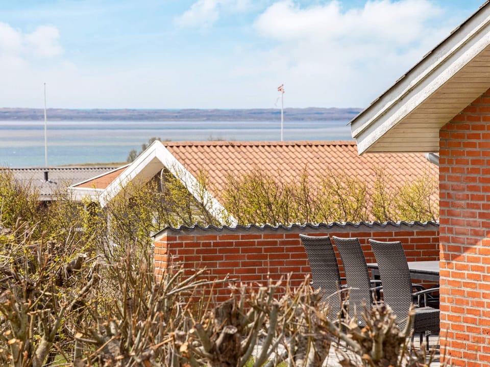 House | Water view