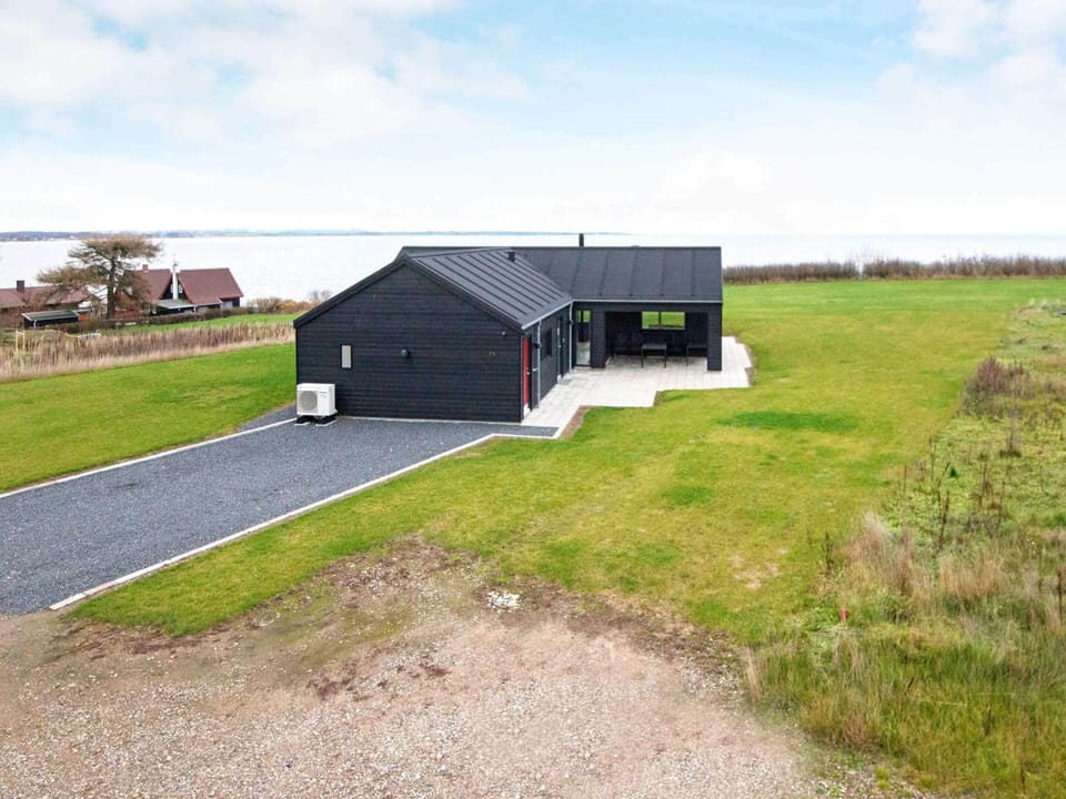 House | Water view