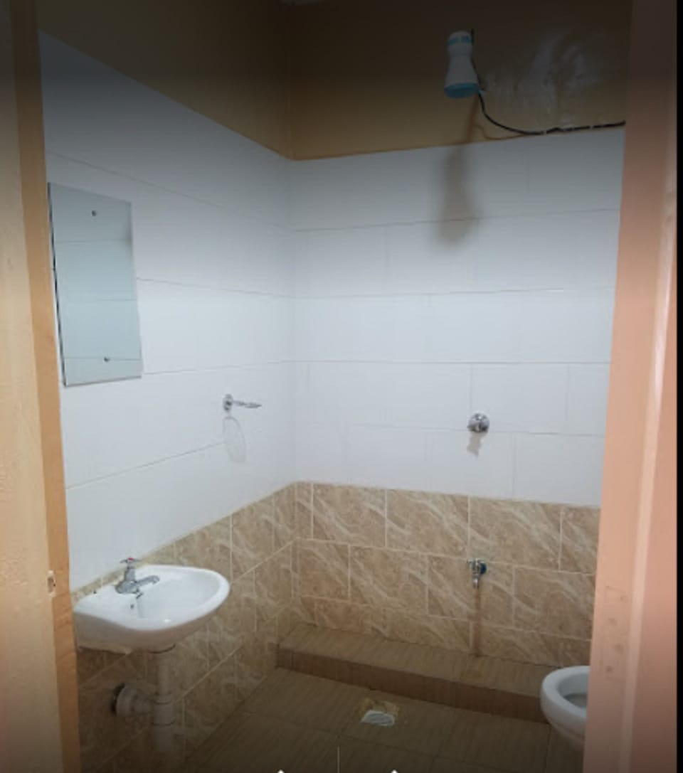 Standard Room | Bathroom | Shower, rainfall showerhead, free toiletries, towels