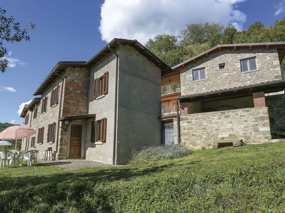 Property, House, Building, Home, Real Estate, Farmhouse, Architecture, Cottage, Residential Area, Rural Area